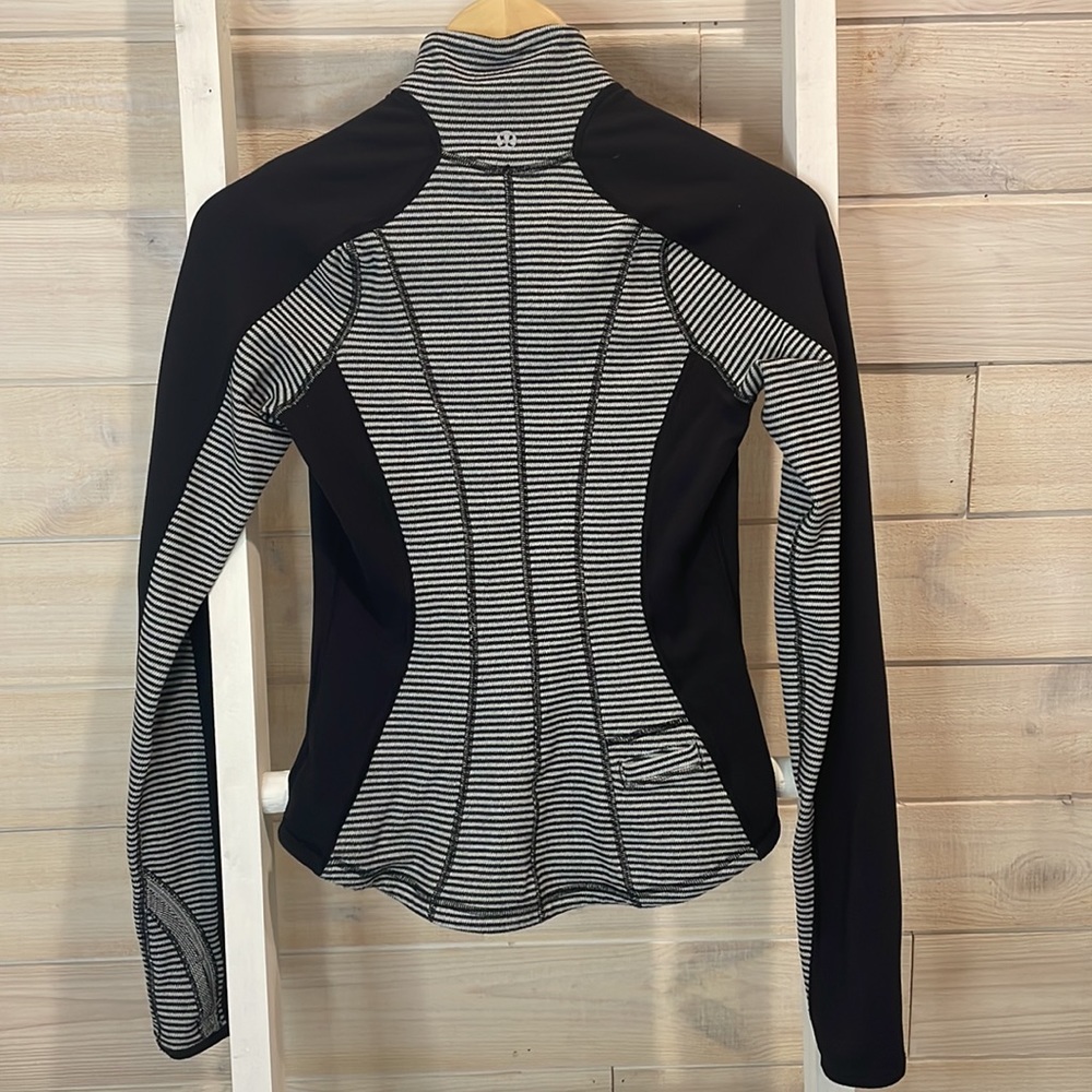 Lululemon Run: U-Turn Pullover View 6
